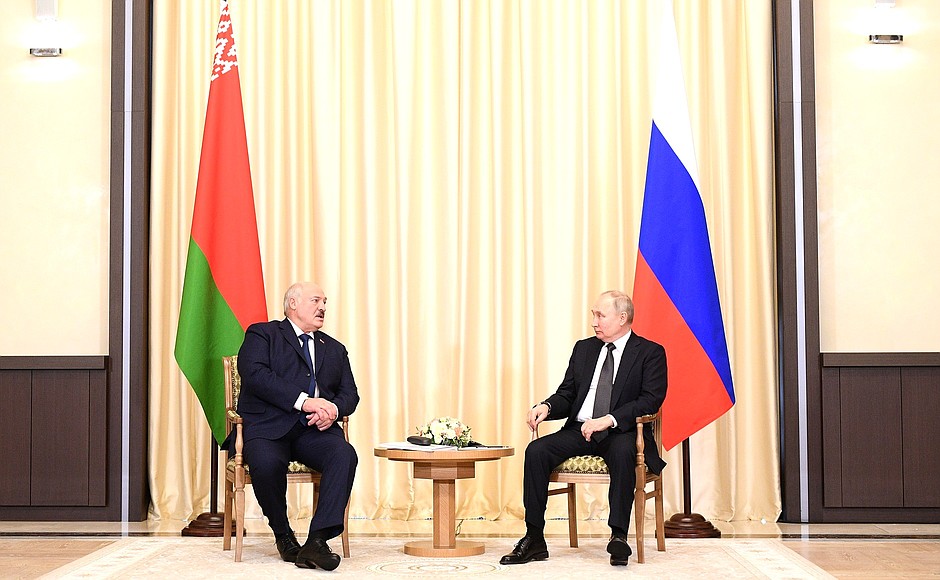 Глава Российского государства встретился с Президентом Республики Беларусь Александром Лукашенко.