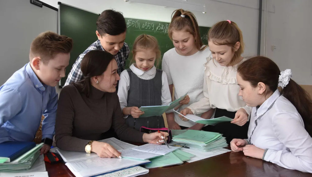 В 2023 году в Ульяновской области будет продолжена федеральная программа «Земский учитель»