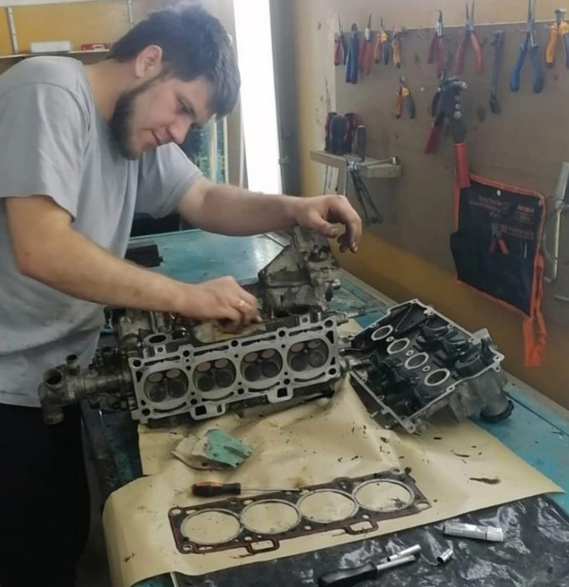 Обеспечил себя работой сам