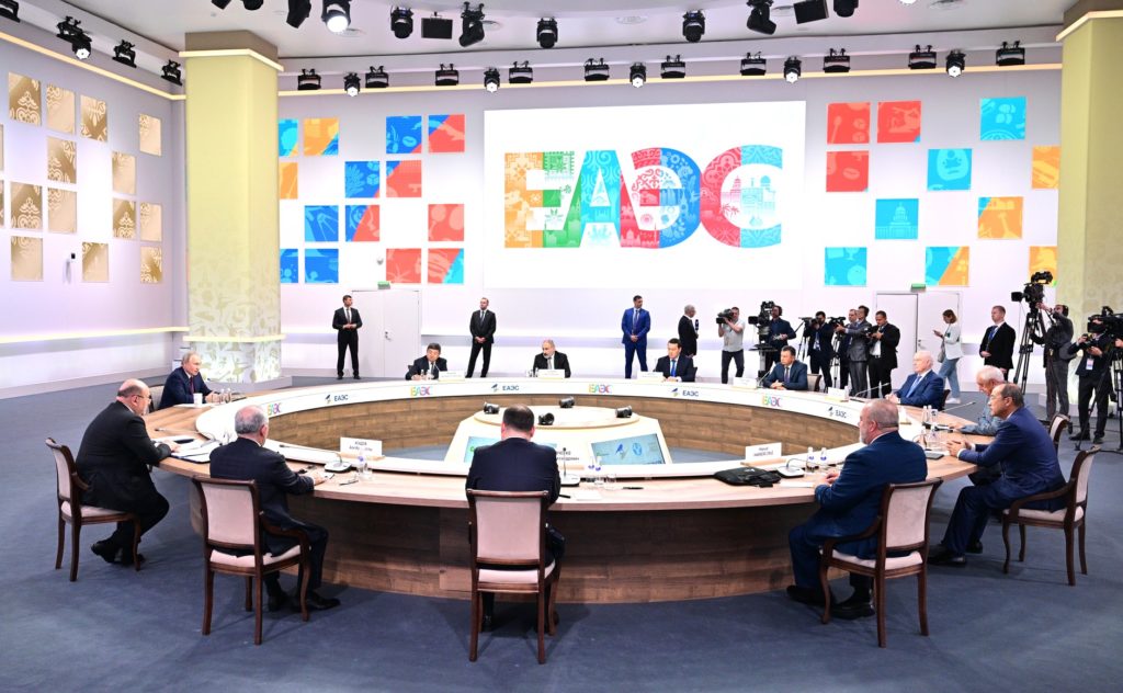 В Сочи состоялись заседания Евразийского межправительственного совета и Совета глав правительств СНГ