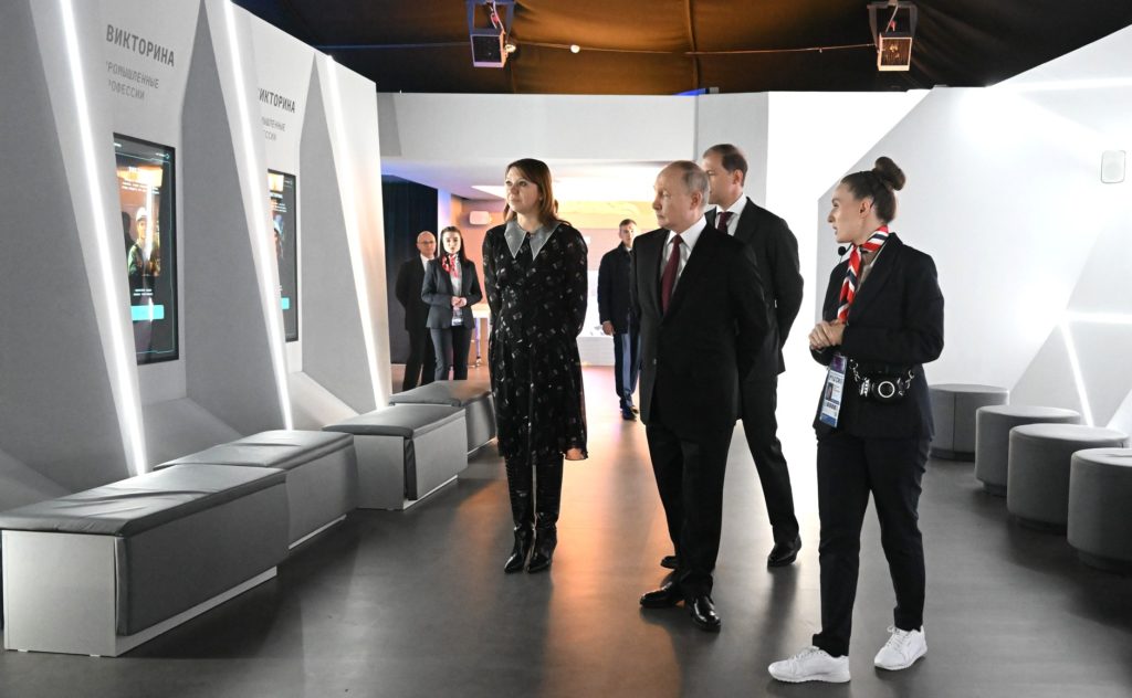 Президенту понравилась форум-выставка «Россия» на ВДНХ