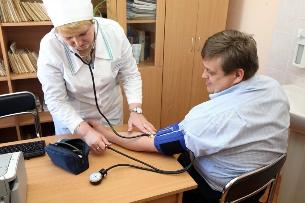 Более 8 тысяч медицинских работников в Ульяновской области получают специальную социальную выплату