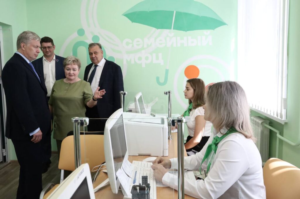 Глава региона поставил задачу открыть семейный МФЦ в Кузоватовском районе