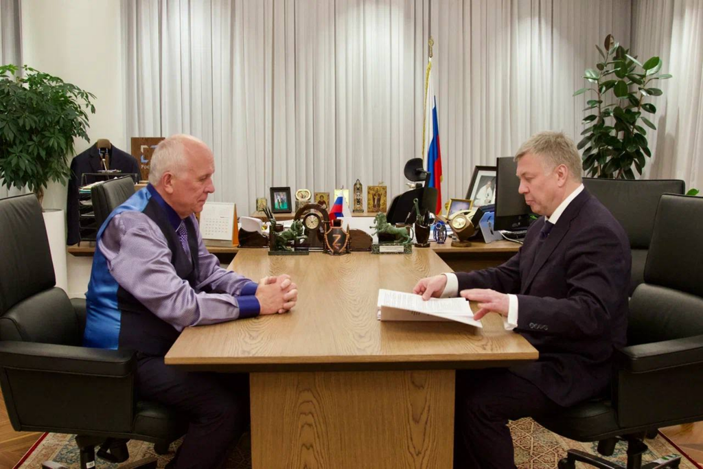 Губернатор Ульяновской области Алексей Русских и Генеральный директор госкорпорации «Ростех» Сергей Чемезов обсудили подготовку к 50-летию авиационного промышленного комплекса региона