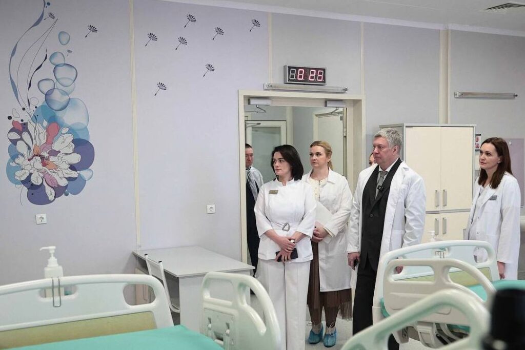 Алексей Русских осмотрел новое оборудование в перинатальном центре Ульяновской областной детской клинической больницы