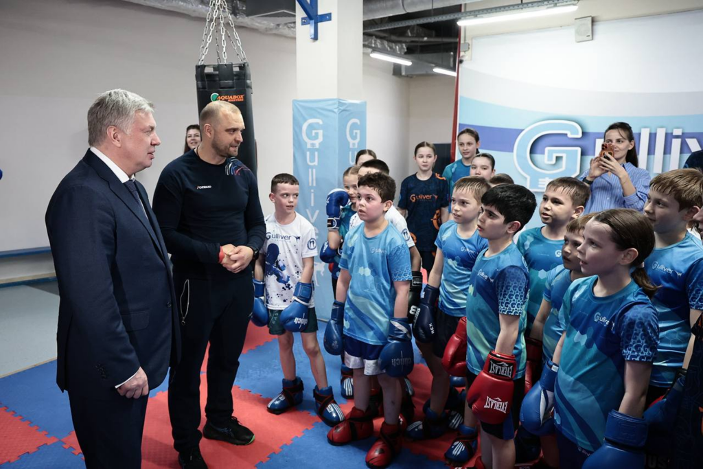 Алексей Русских осмотрел новый спортивный комплекс в Засвияжском районе