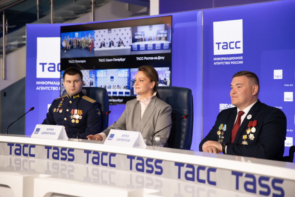 Более 2 660 000 запросов на оказание помощи. Анна Цивилева подвела итоги трехлетия работы фонда «Защитники Отечества»