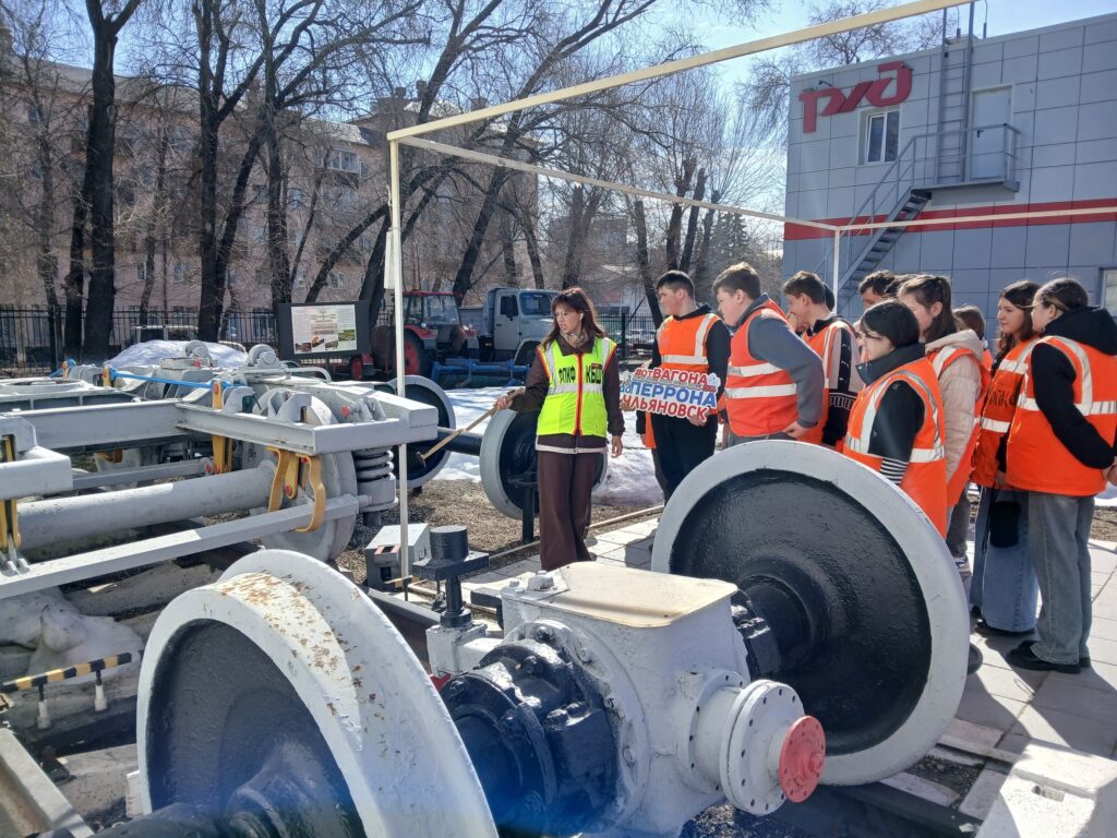 В Ульяновской области стартовал месячник профориентационной работы «Шаги к профессии»