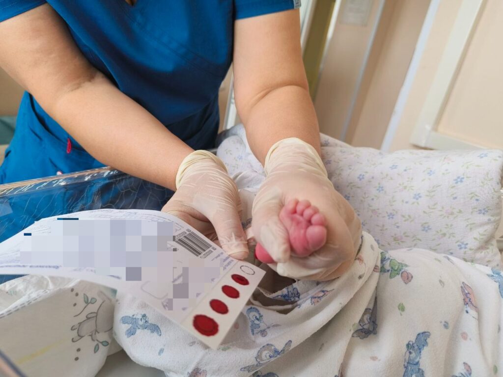 Как проверяют здоровье новорожденных?