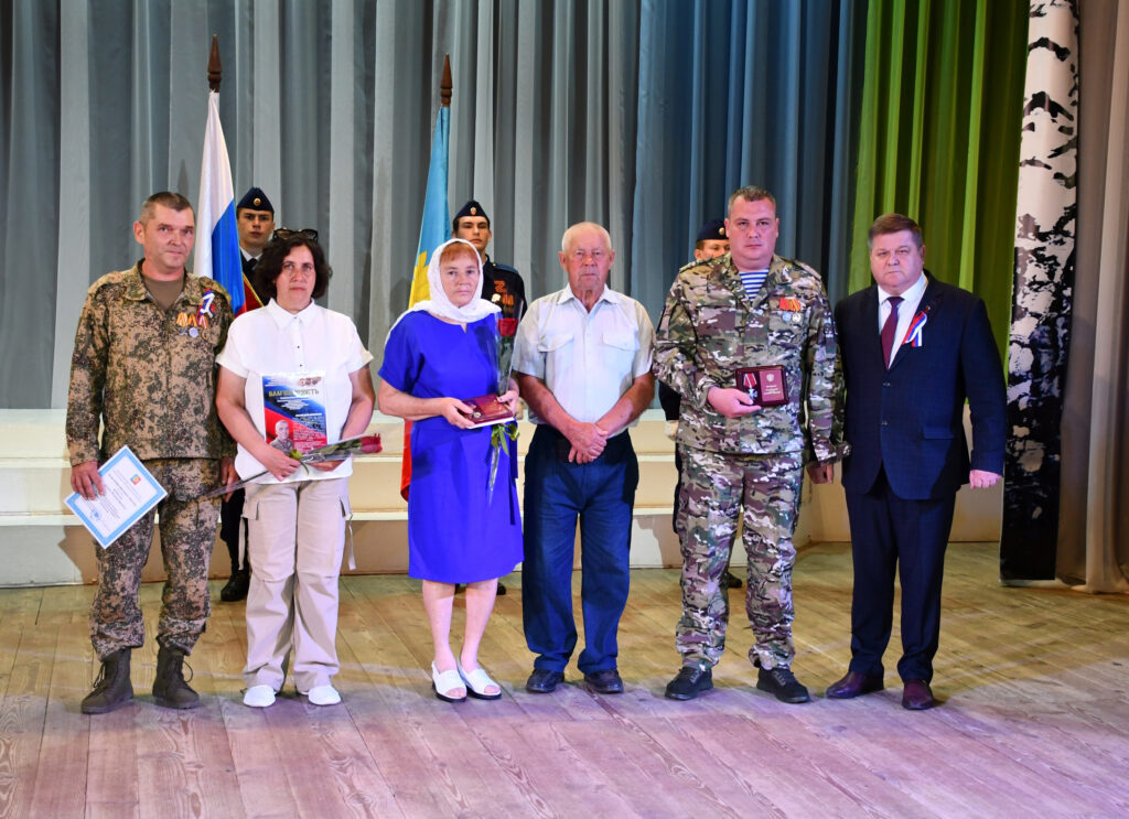 Славим Родину в каждом жесте