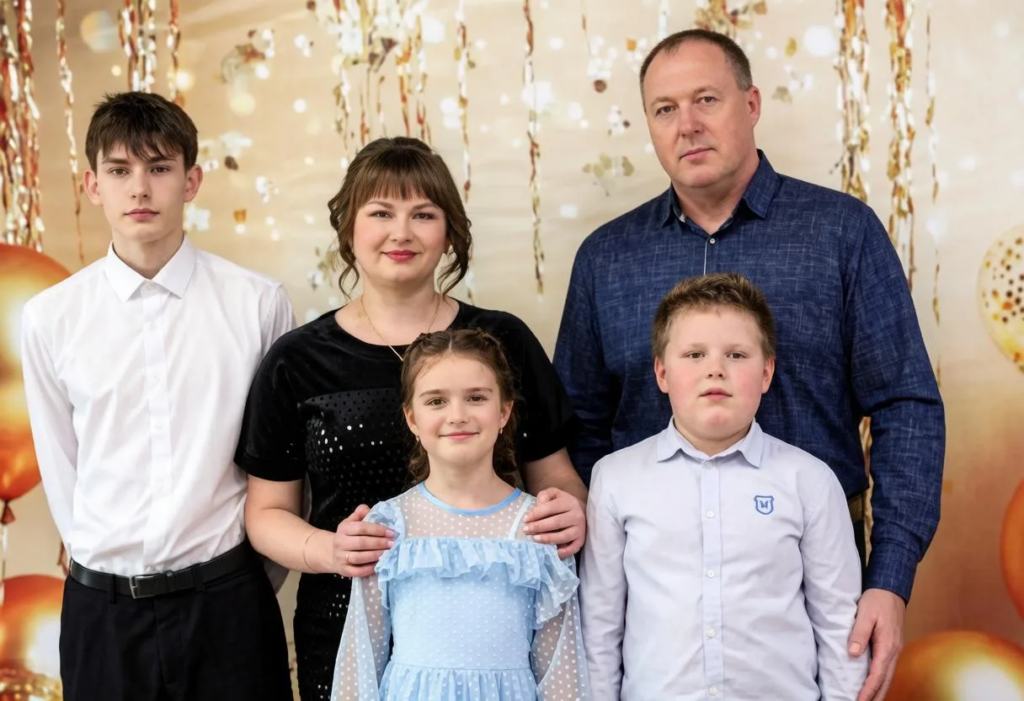 И живут они ладно и счастливо