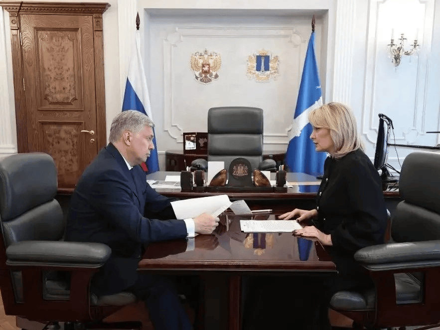 Алексей Русских провёл встречу с уполномоченным по правам ребёнка в Ульяновской области Ольгой Ивановой